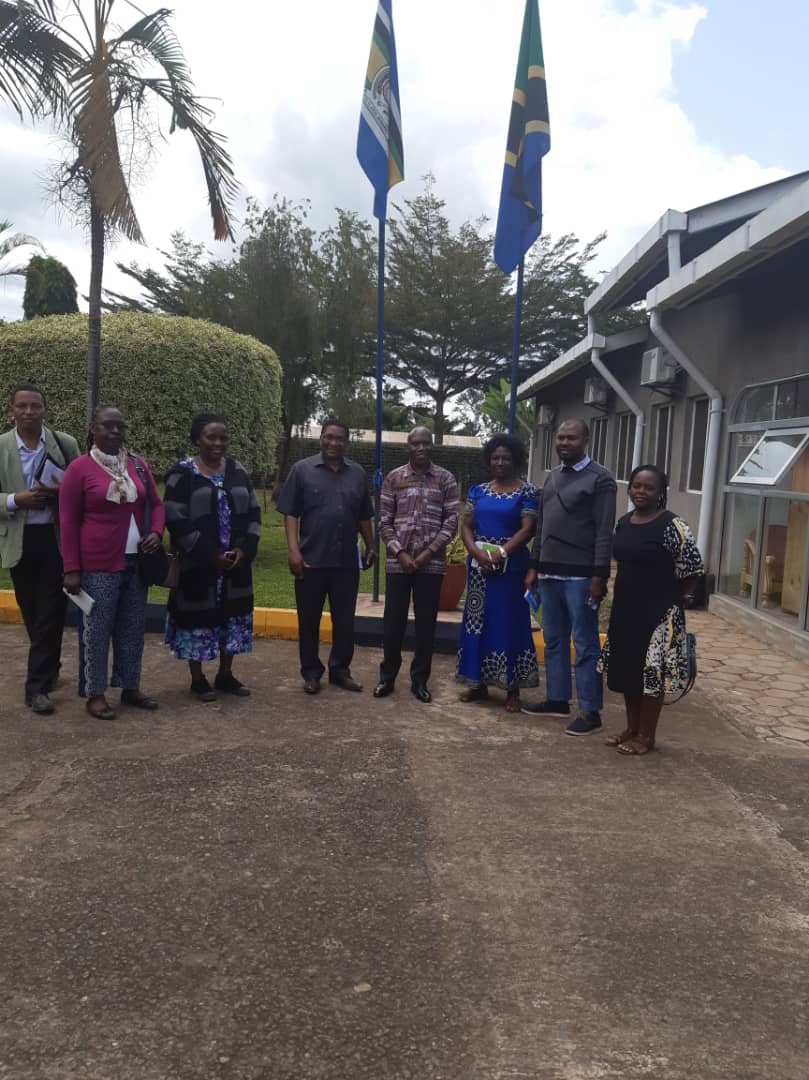  In strengthening collaboration in Horticultural researches Director General of TARI Dr. Geofrey Mkamilo (fourth from left) visited Word Vegetable Center. Fourth from right is Director of Word Vegetable Center Dr. Gabriel Rugalema