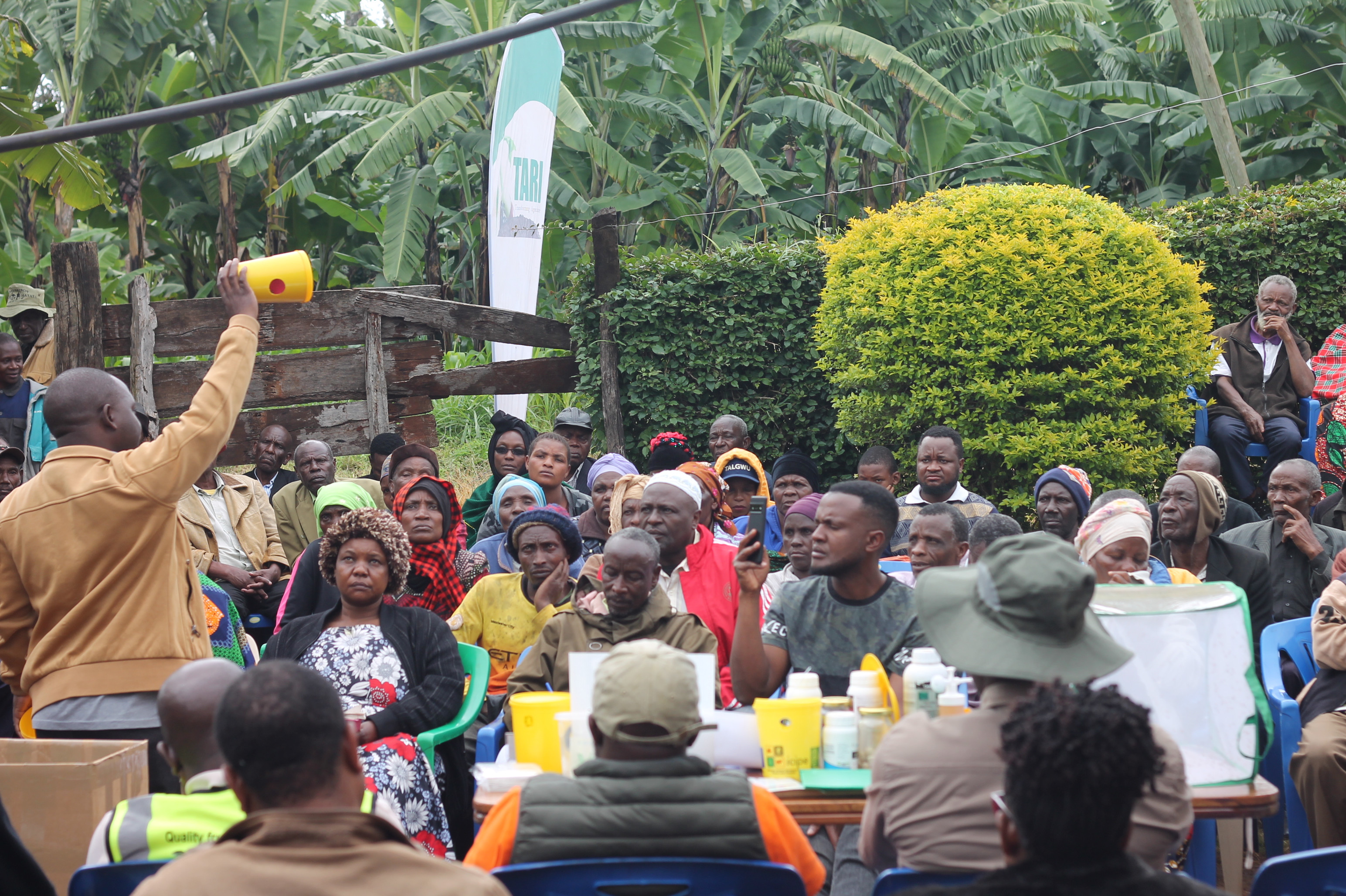 TARI AND ICIPE LINK GROWERS WITH PEST MANAGEMENT INPUT SUPPLIERS FOR SUSTAINABLE FRUIT PRODUCTION IN TANZANIA