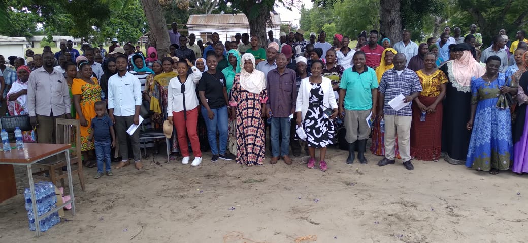 Researchers from TARI - Mikocheni with farmers and extension officers during Farmer Field Day on 24 March. 2022 Chambezi, an activity coordinated by the African Eggplant SASSA project.