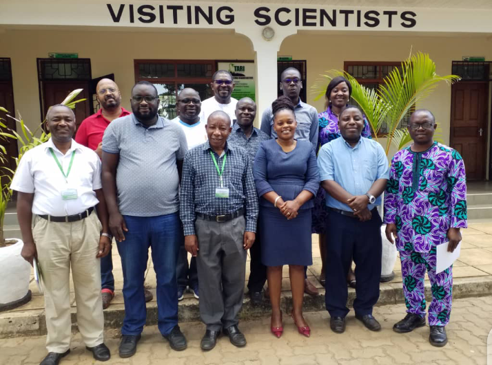 TARI - Naliendele staff members together with Visitors from Nigeria, Burkina Faso, Ivory Coast and India 