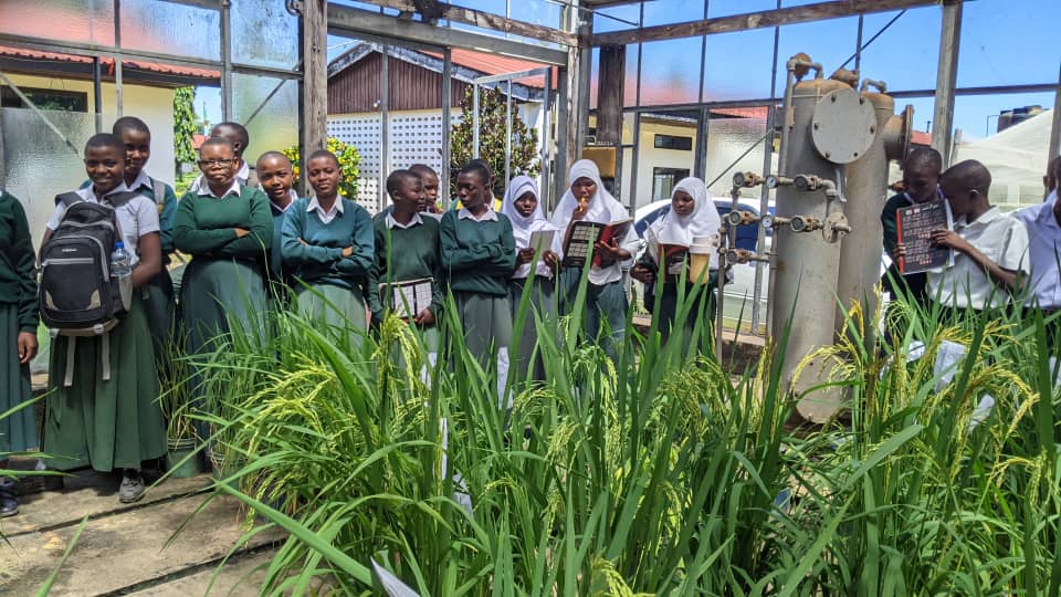 Fantastic Educational Visit of the students and teachers of Kiyongwile Secondary School at Tanzania Agricultural Research Institute (TARI -Ifakara)