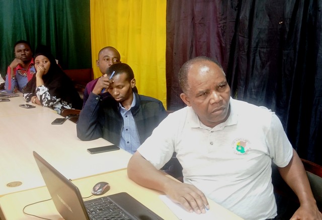 ONLINE OFFICE SYSTEM TO ELIMINATE FILE BUREAUCRACY